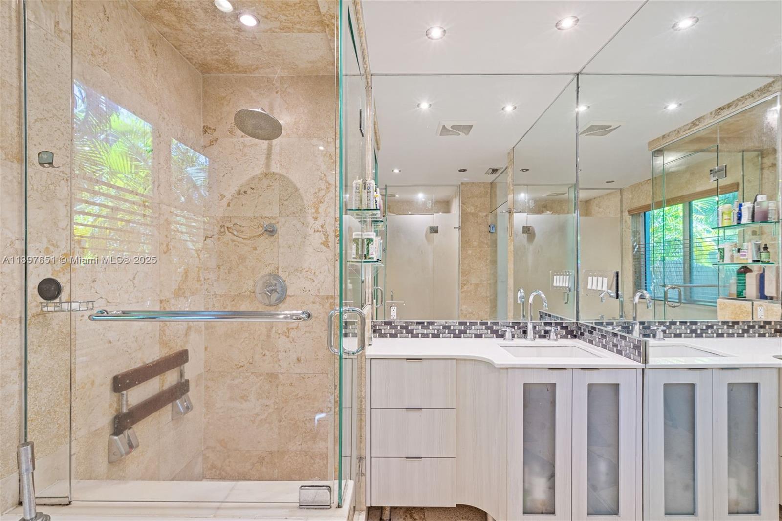 7970 Hawthorne Ave Miami Beach, FL 33141