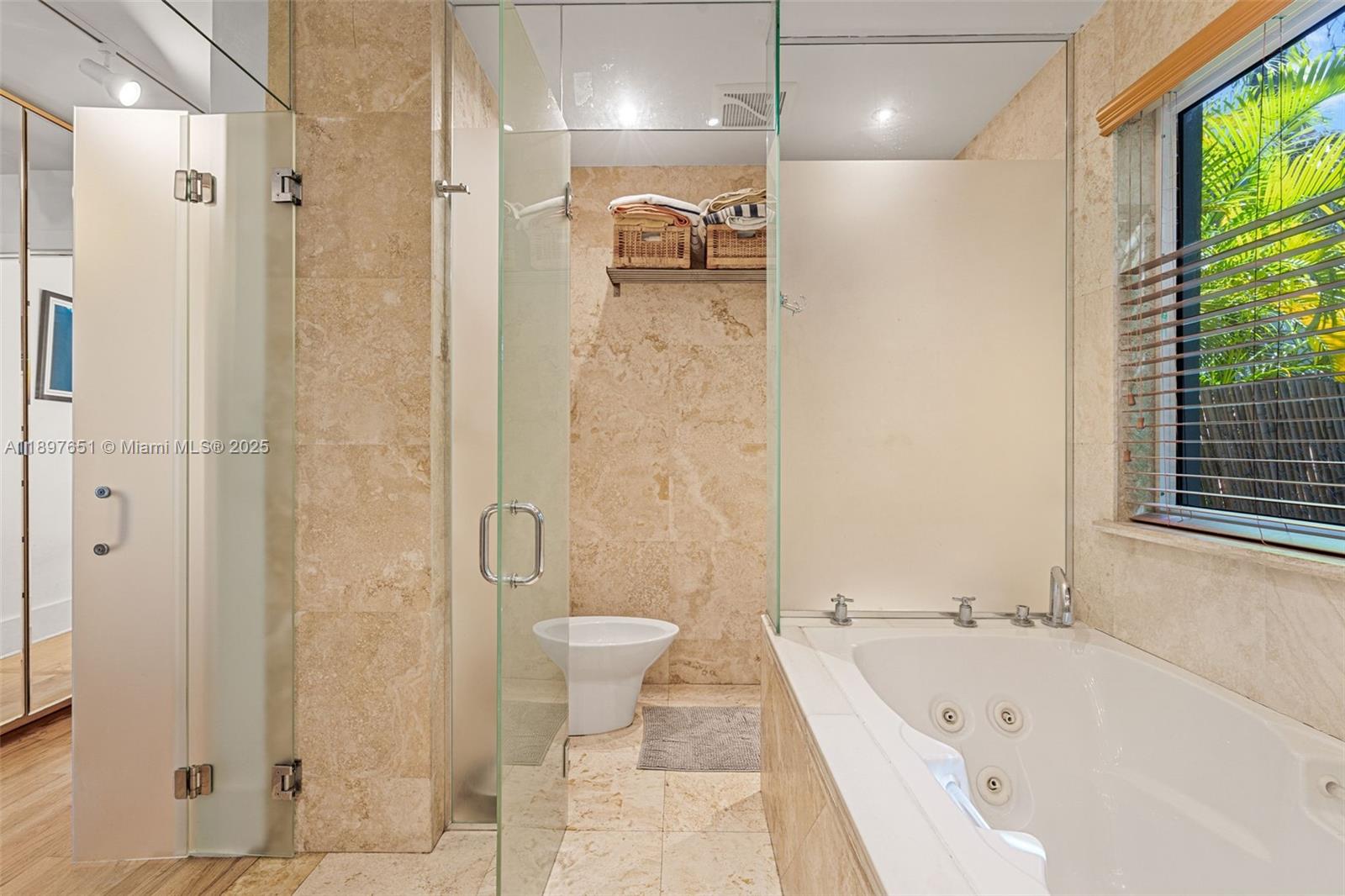 7970 Hawthorne Ave Miami Beach, FL 33141