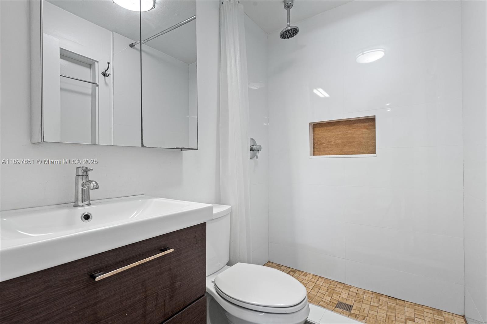 7970 Hawthorne Ave Miami Beach, FL 33141