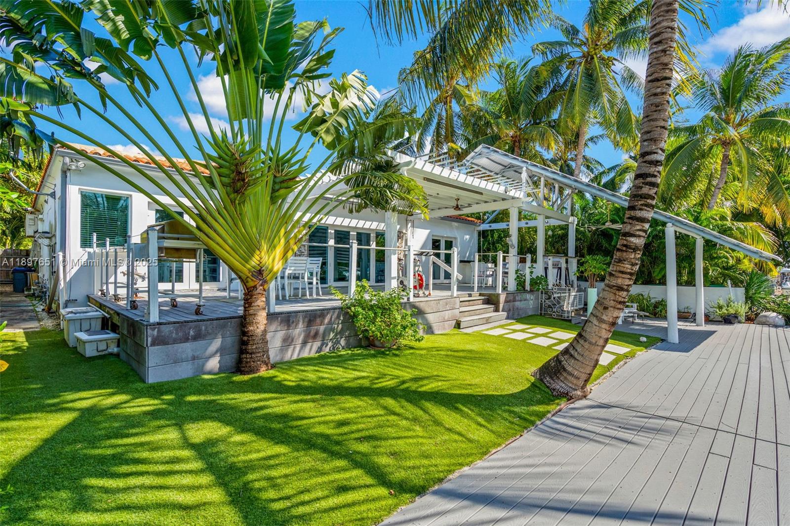 7970 Hawthorne Ave Miami Beach, FL 33141