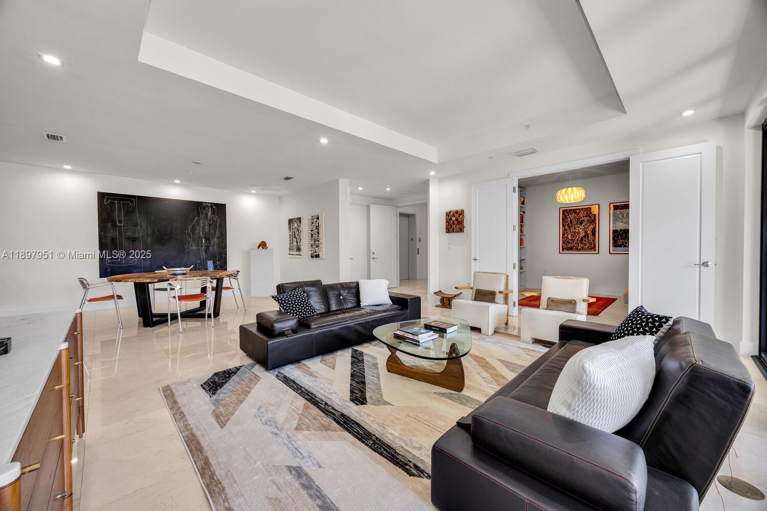 718 Valencia Ave #207 Coral Gables, FL 33134