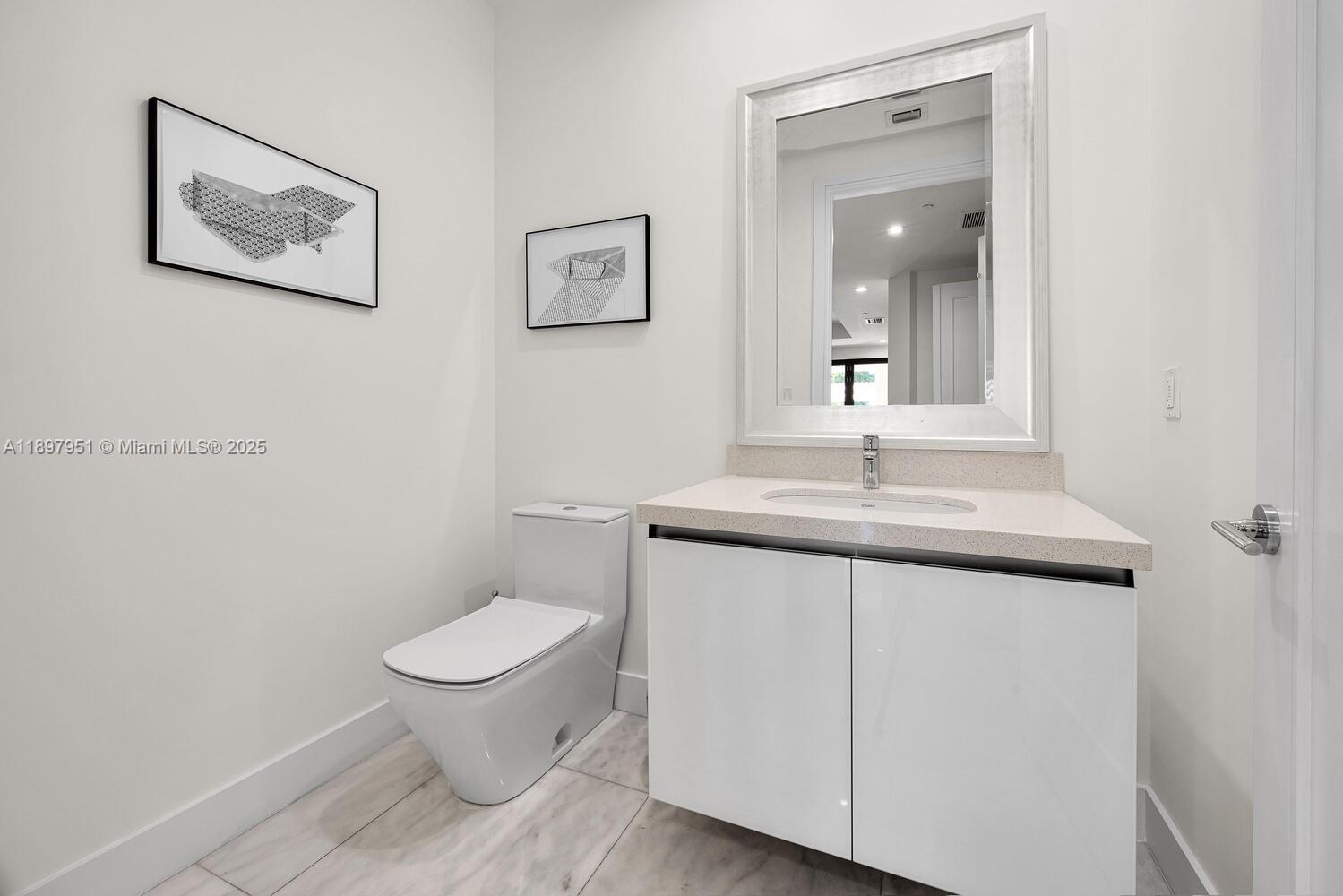 718 Valencia Ave #207 Coral Gables, FL 33134