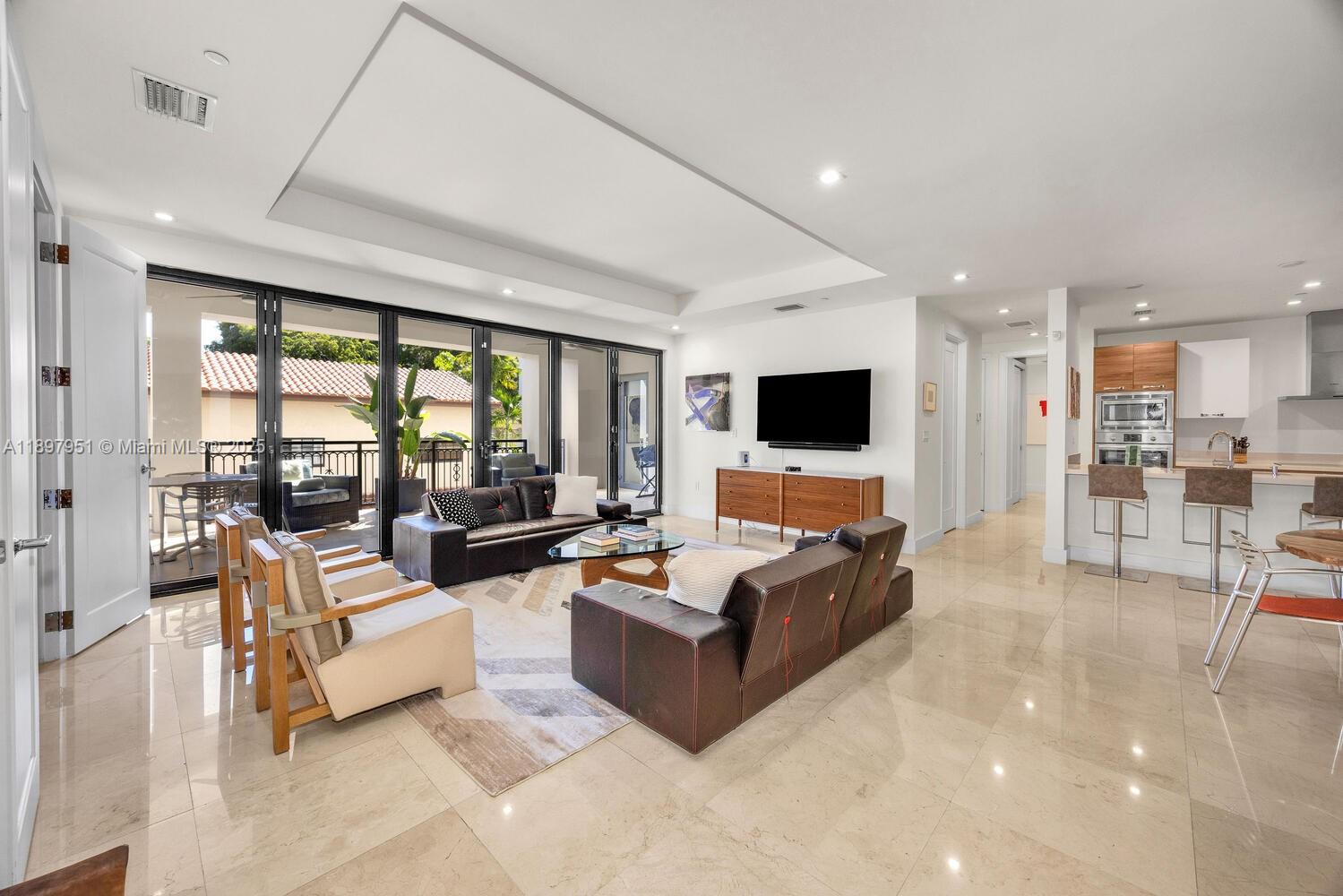 718 Valencia Ave #207 Coral Gables, FL 33134