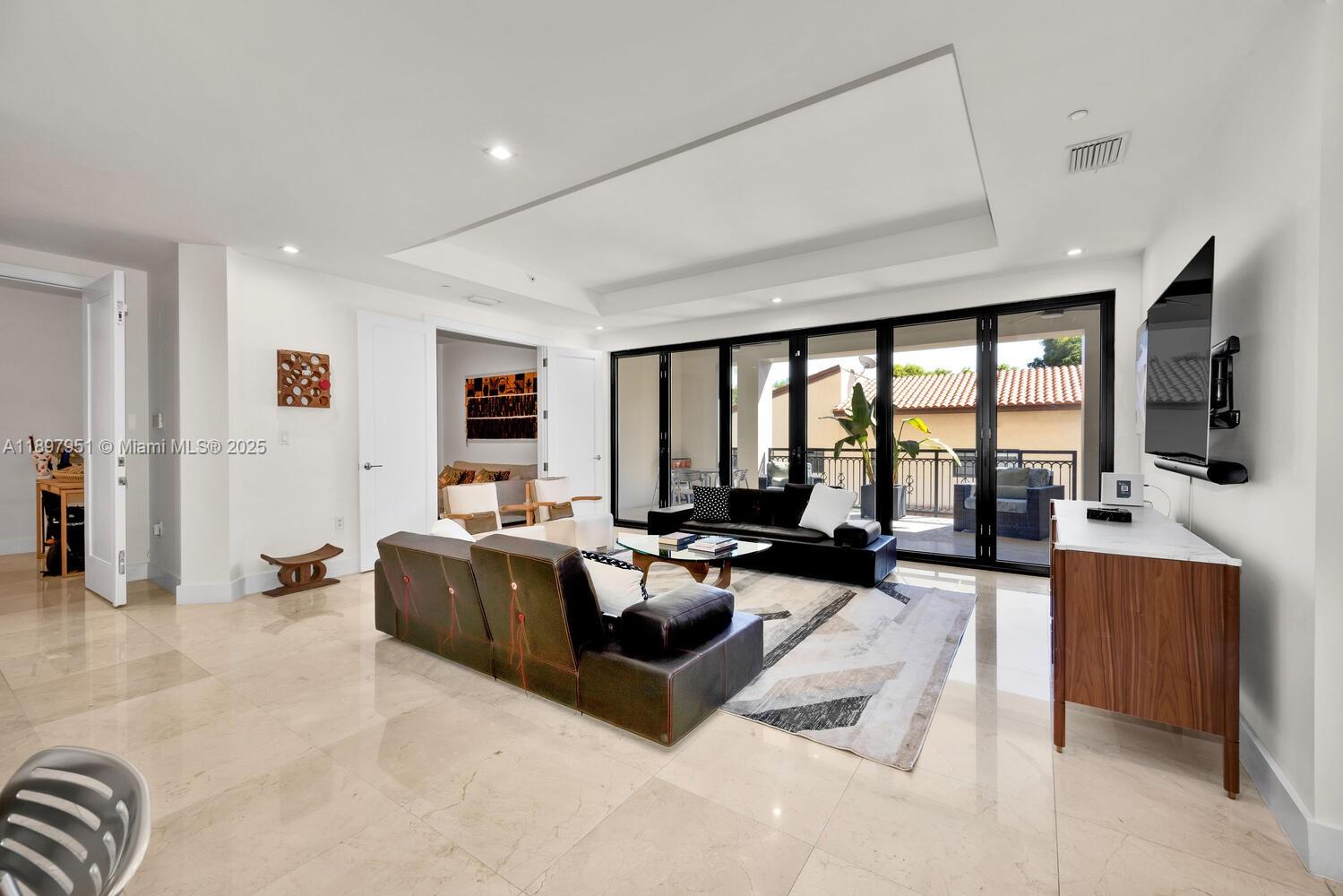 718 Valencia Ave #207 Coral Gables, FL 33134