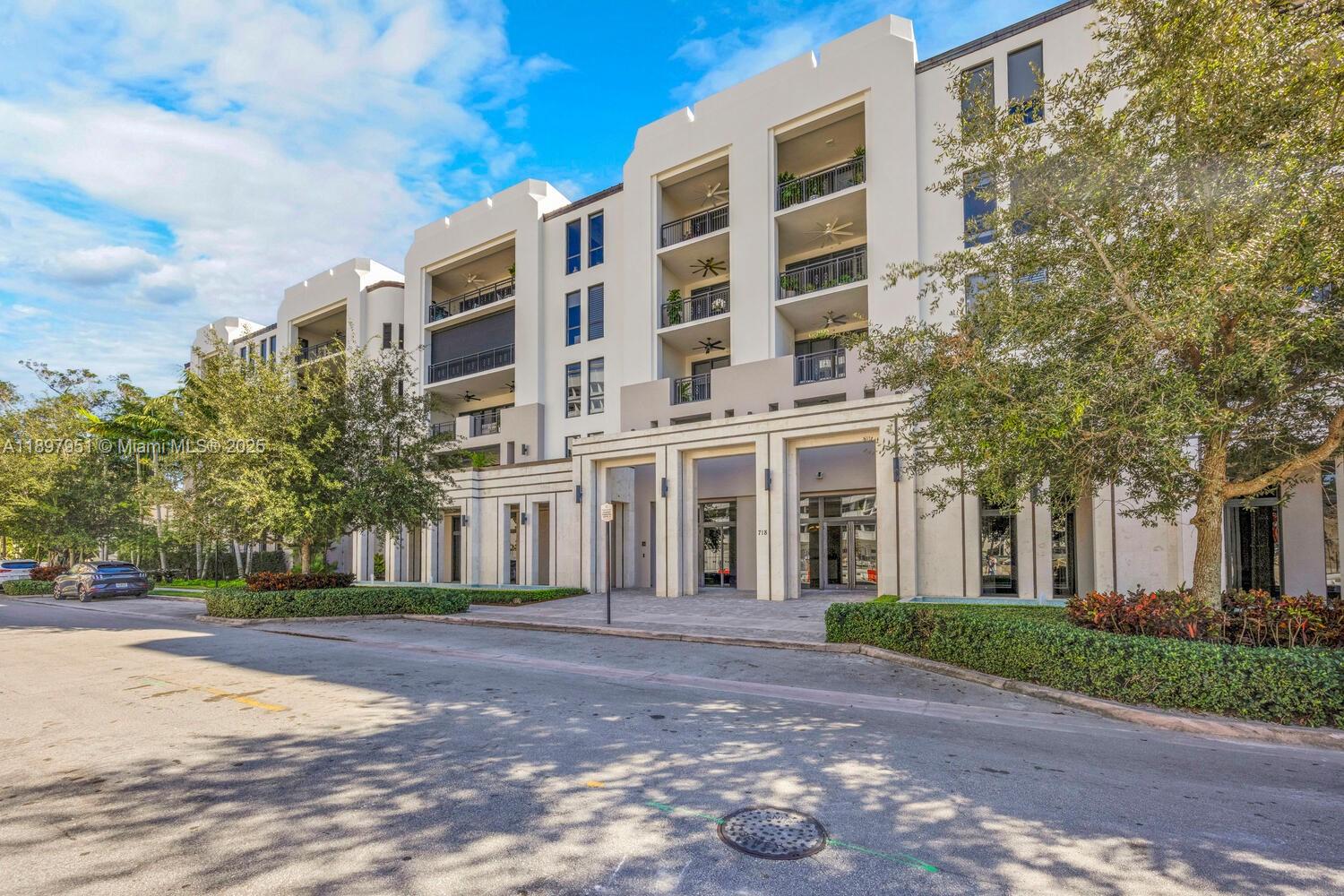718 Valencia Ave #207 Coral Gables, FL 33134