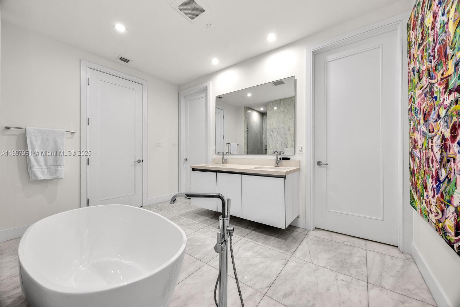 718 Valencia Ave #207 Coral Gables, FL 33134