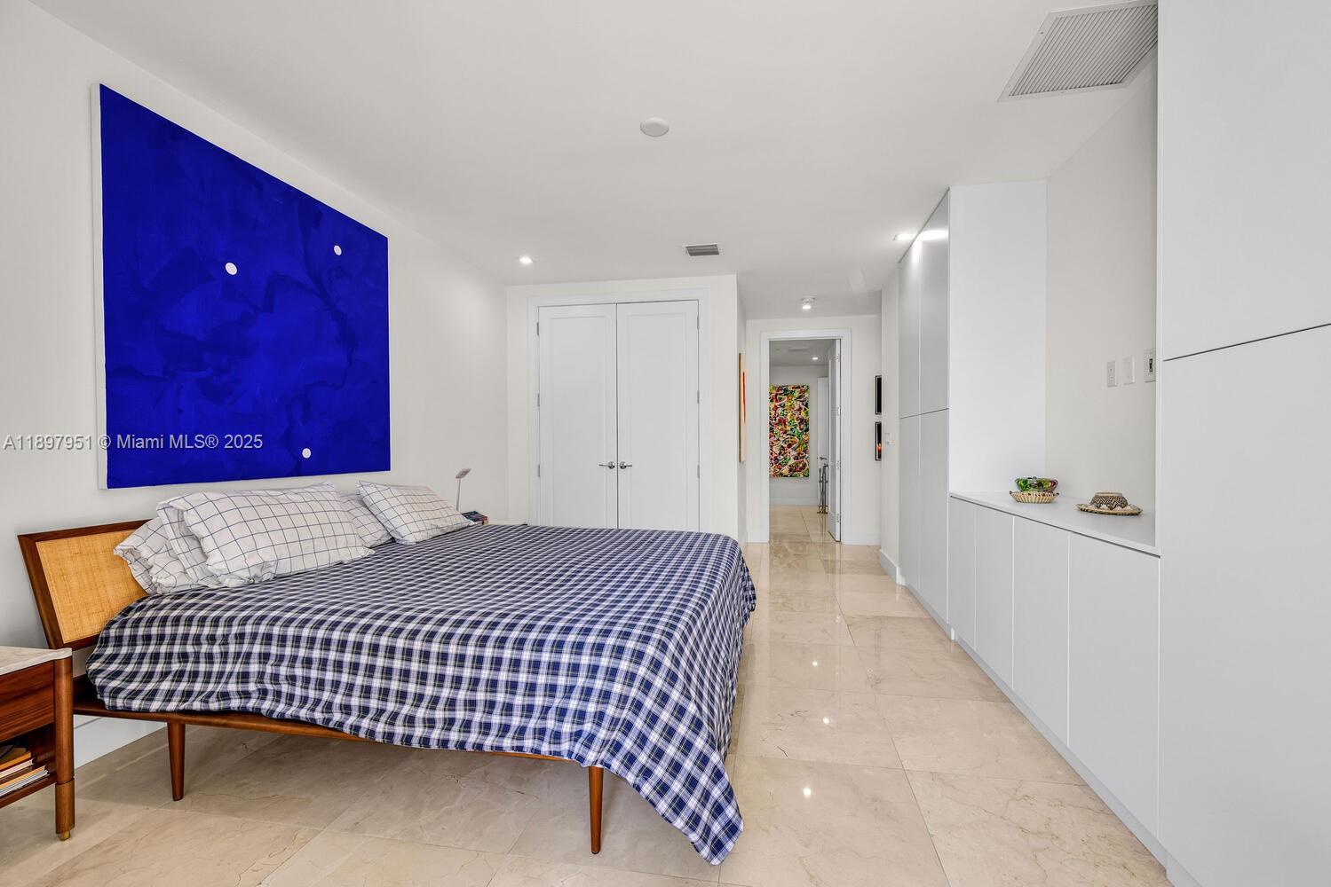 718 Valencia Ave #207 Coral Gables, FL 33134