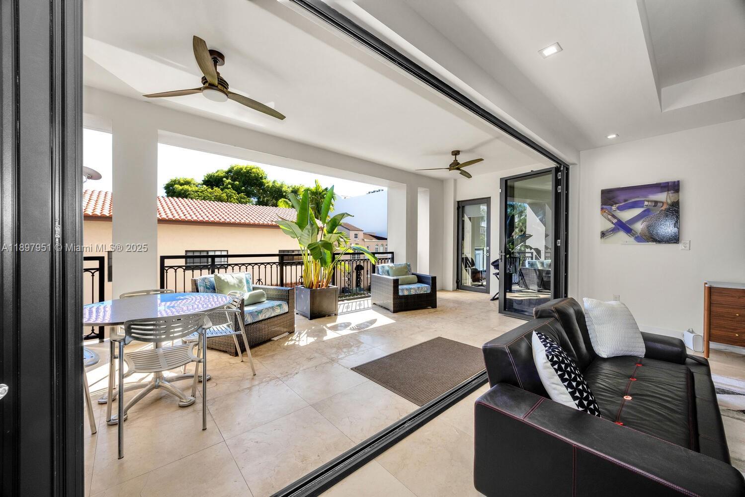 718 Valencia Ave #207 Coral Gables, FL 33134