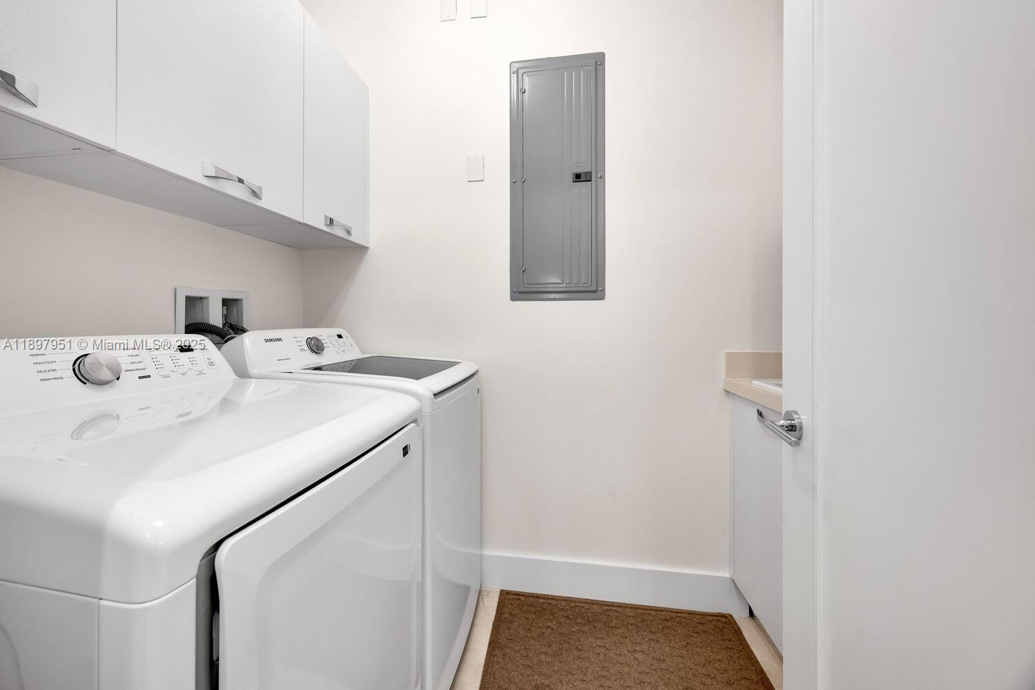 718 Valencia Ave #207 Coral Gables, FL 33134