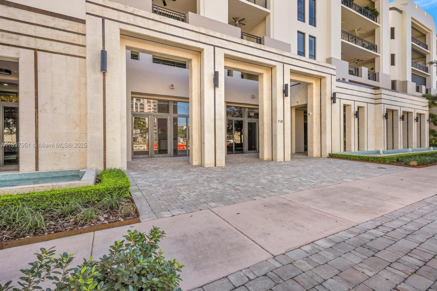 718 Valencia Ave #207 Coral Gables, FL 33134