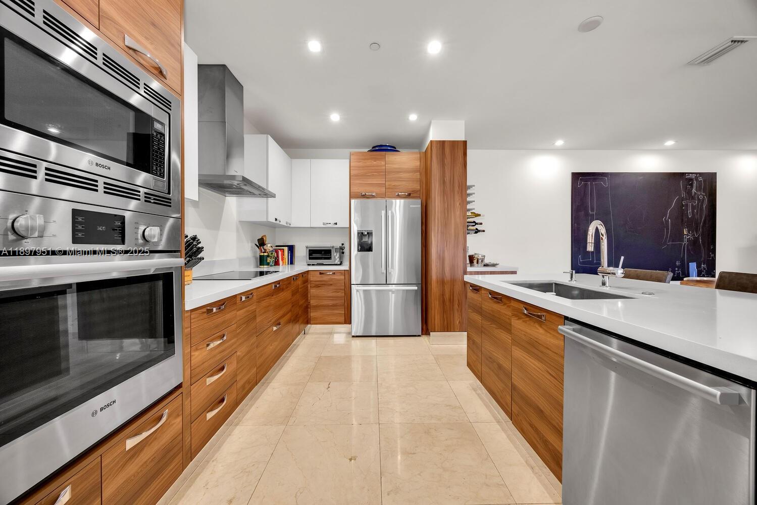 718 Valencia Ave #207 Coral Gables, FL 33134