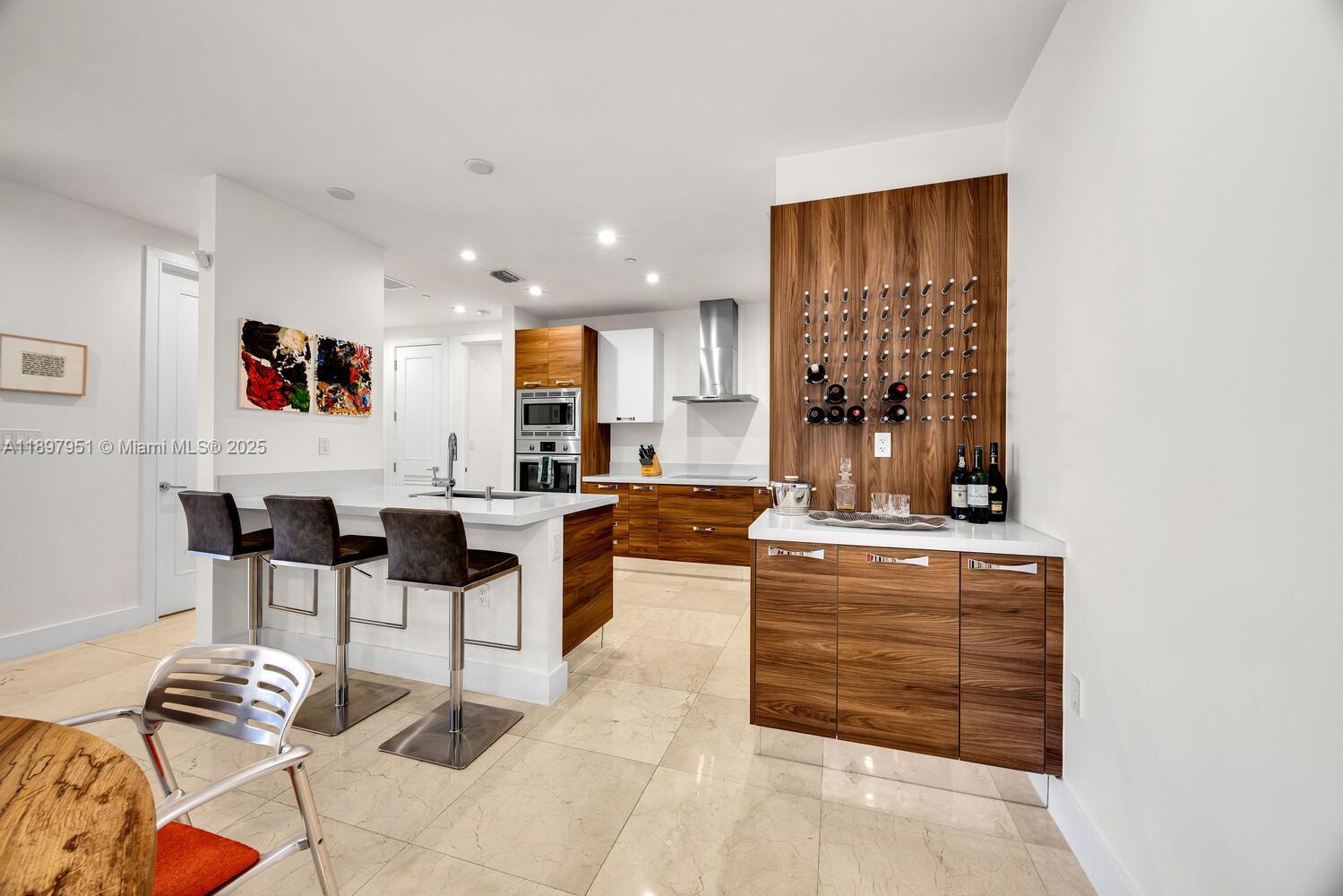 718 Valencia Ave #207 Coral Gables, FL 33134