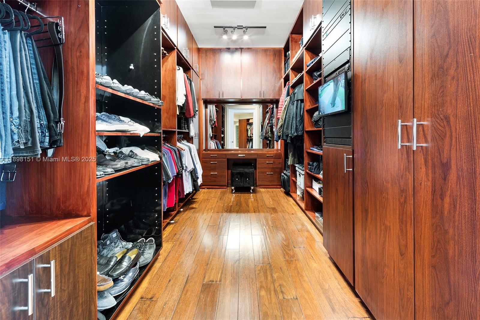 6700 Granada Blvd Coral Gables, FL 33146 6700 Granada Blvd Coral Gables, FL 33146