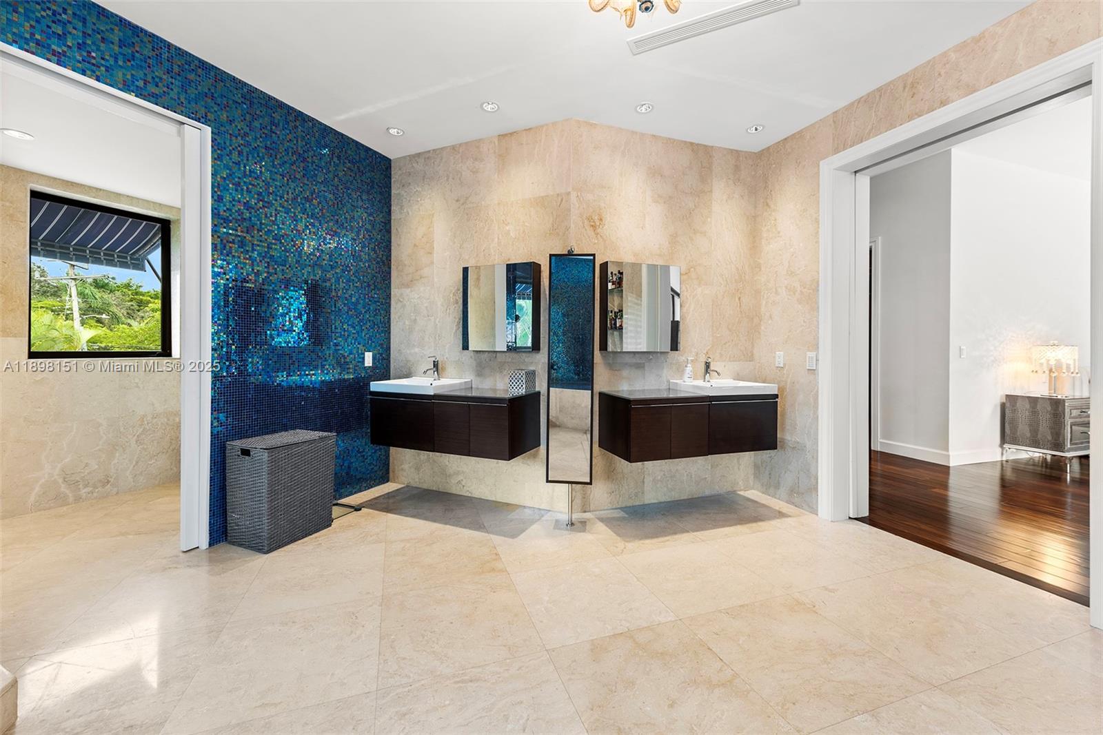 6700 Granada Blvd Coral Gables, FL 33146 6700 Granada Blvd Coral Gables, FL 33146