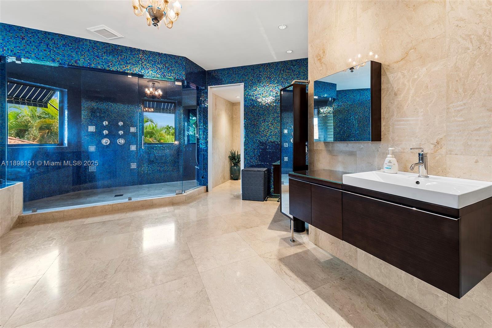 6700 Granada Blvd Coral Gables, FL 33146 6700 Granada Blvd Coral Gables, FL 33146
