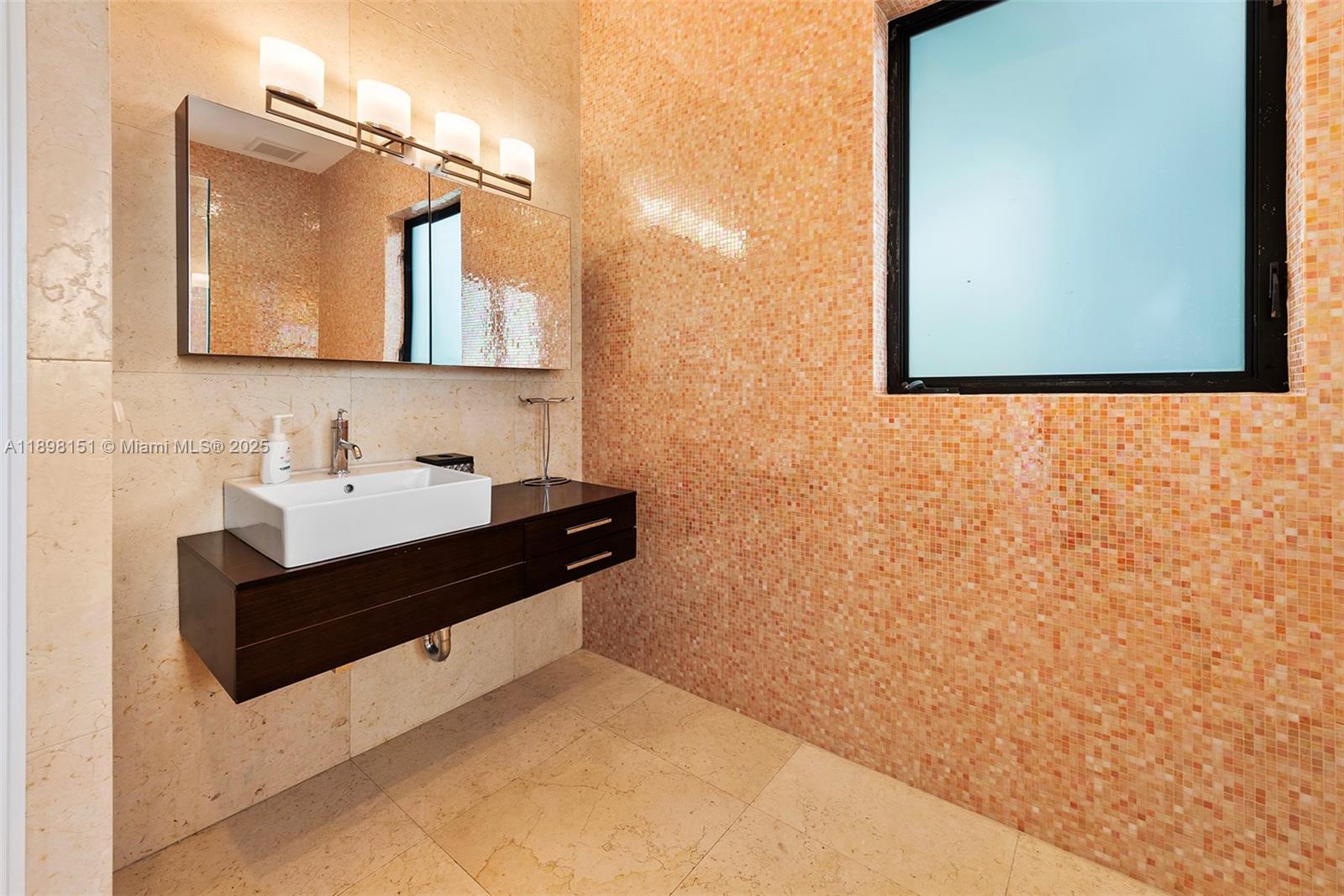 6700 Granada Blvd Coral Gables, FL 33146 6700 Granada Blvd Coral Gables, FL 33146