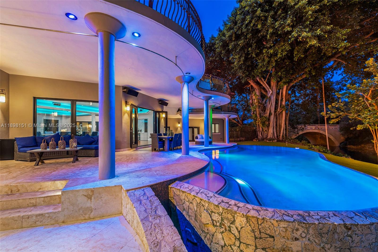 6700 Granada Blvd Coral Gables, FL 33146 6700 Granada Blvd Coral Gables, FL 33146