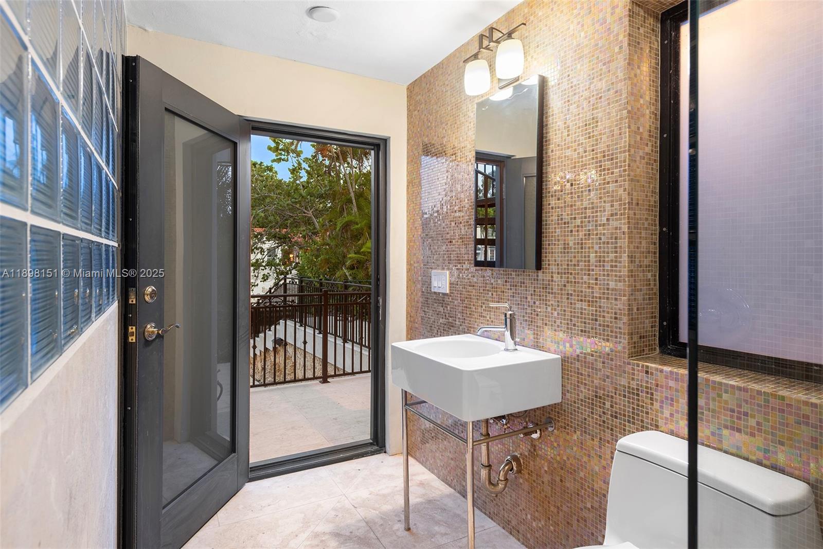 6700 Granada Blvd Coral Gables, FL 33146 6700 Granada Blvd Coral Gables, FL 33146