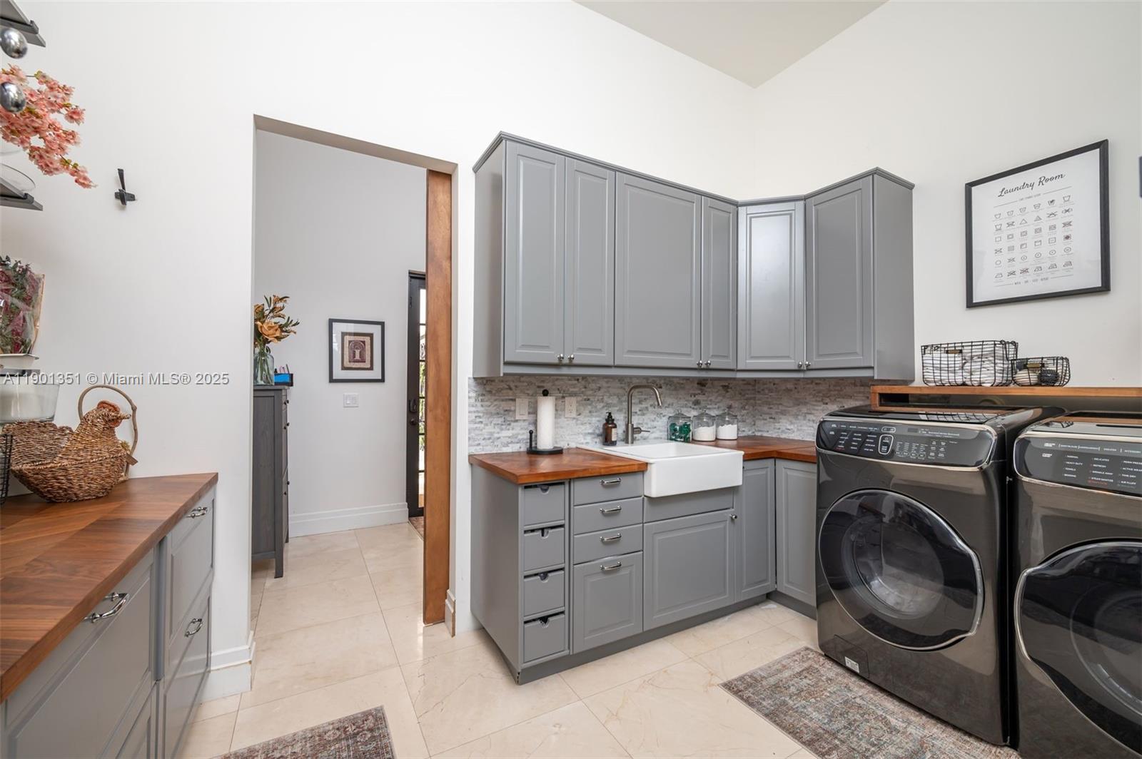 18951 SW 53rd St Southwest Ranches, FL 33332