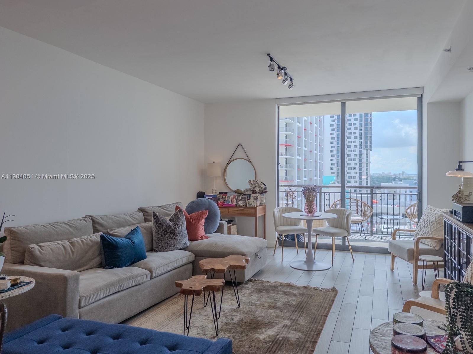 999 SW 1st Ave #1609