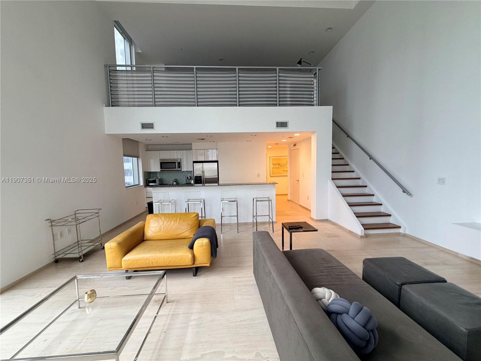 1060 Brickell Ave #613