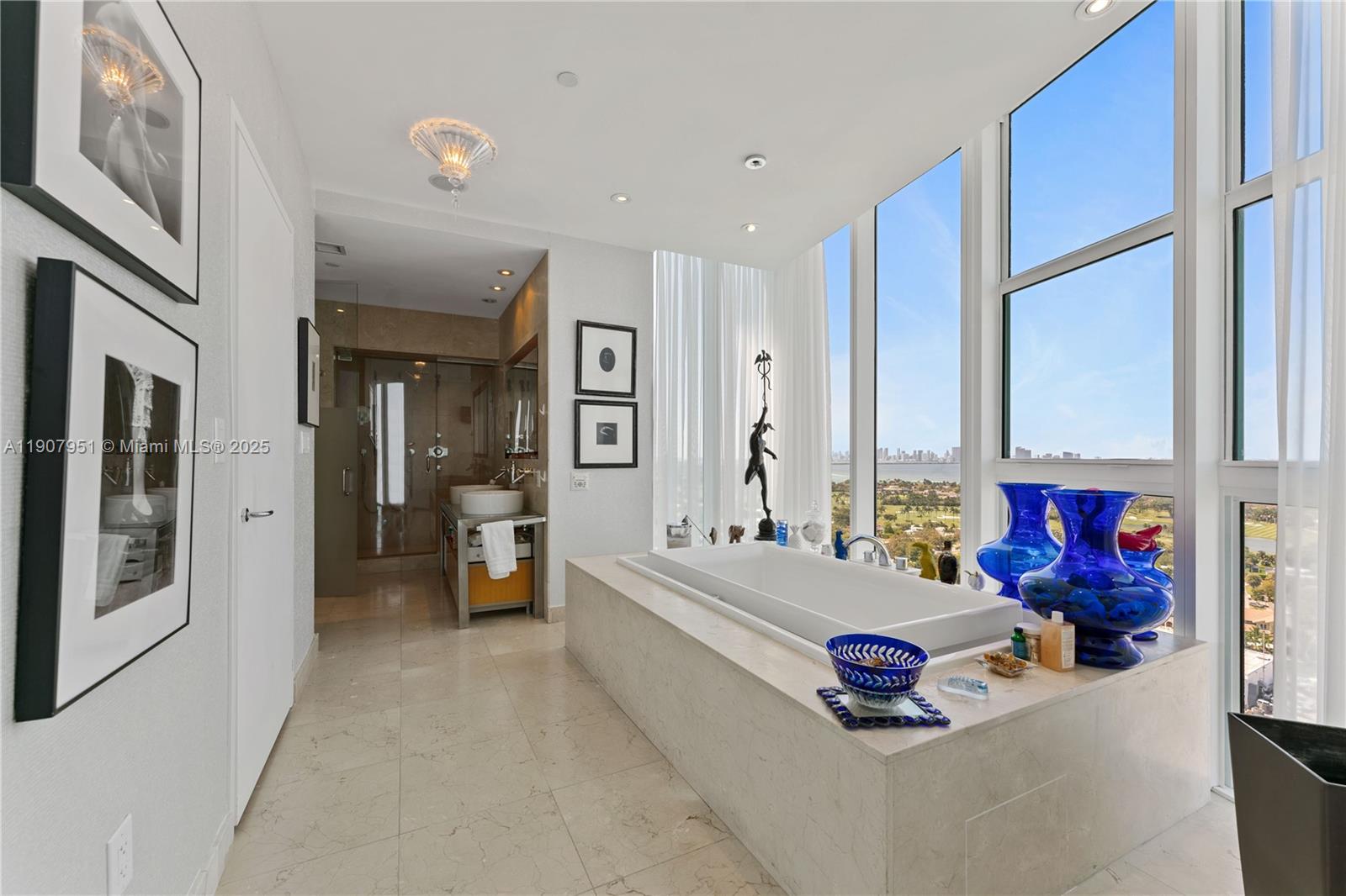 6000 Indian Crk Dr #PH 2501 Miami Beach, FL 33140