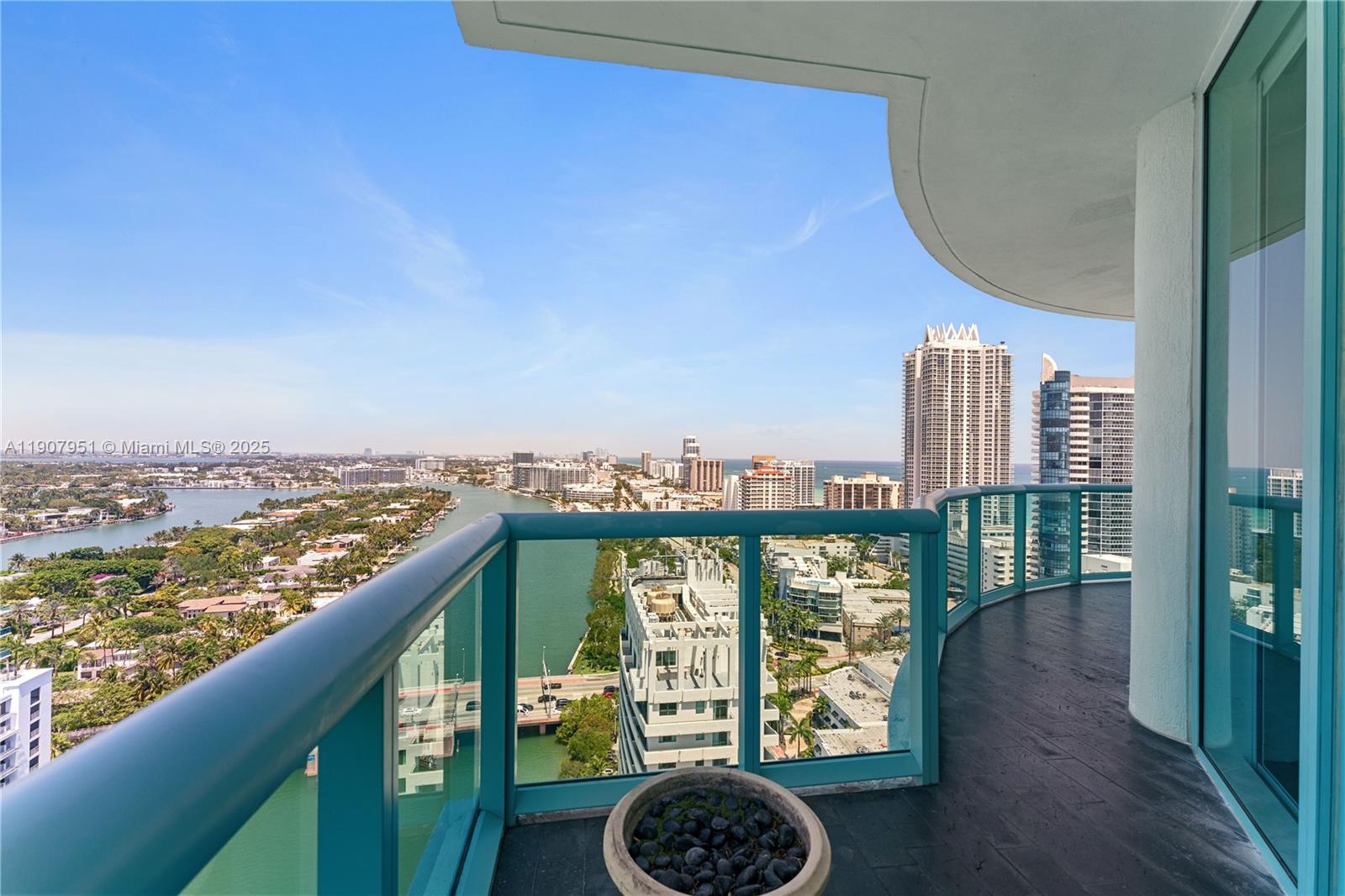 6000 Indian Crk Dr #PH 2501 Miami Beach, FL 33140