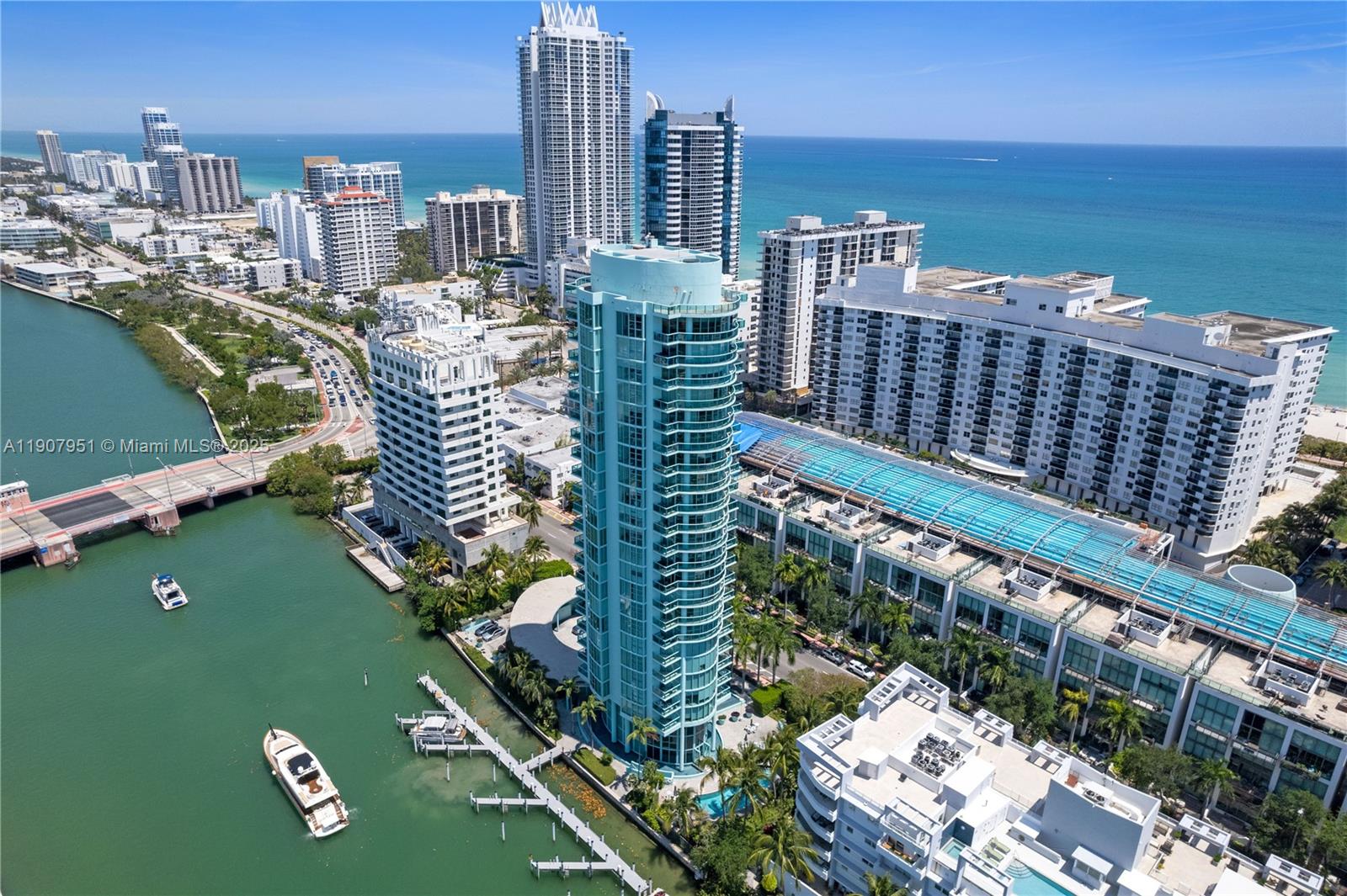 6000 Indian Crk Dr #PH 2501 Miami Beach, FL 33140