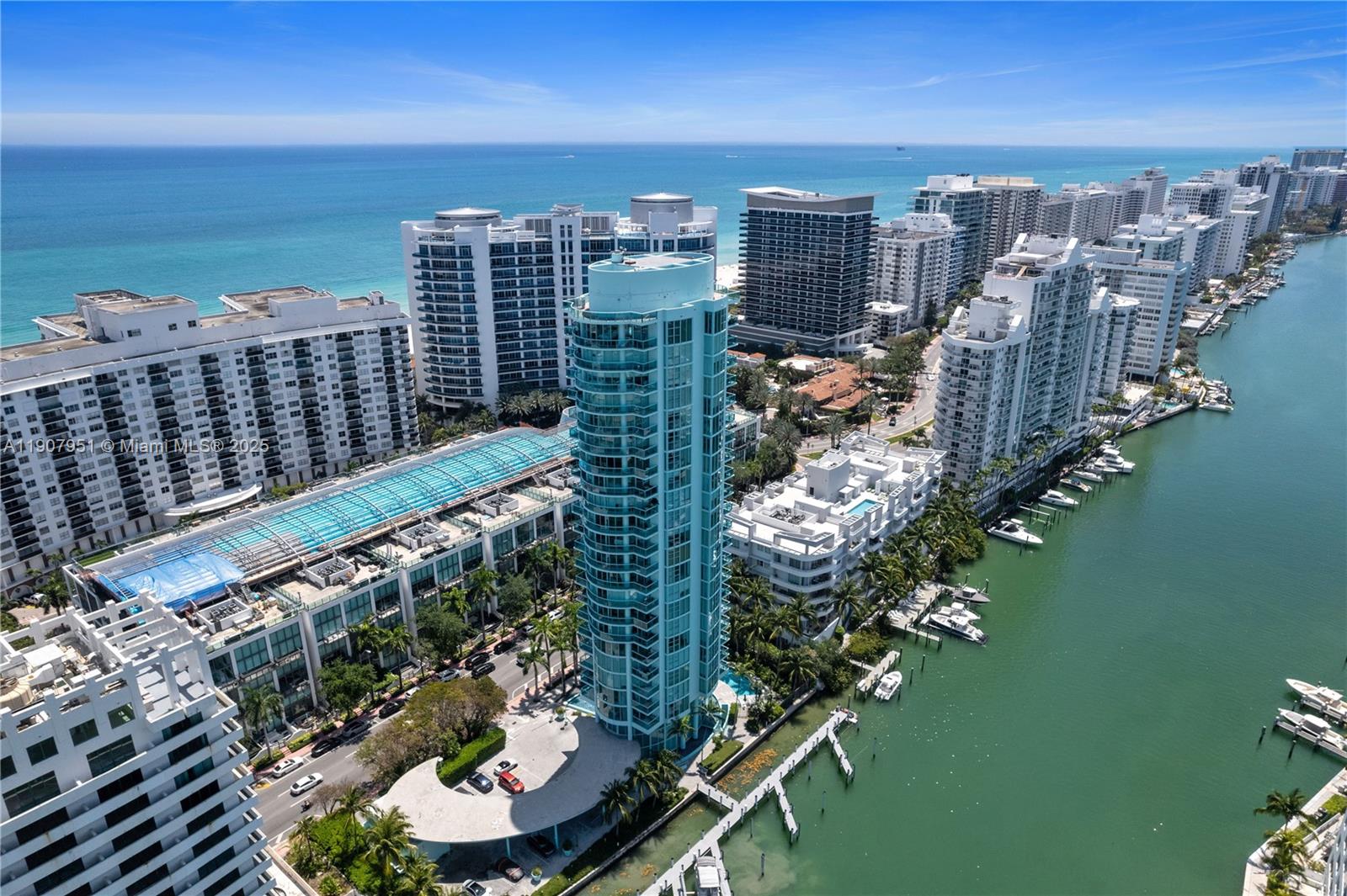 6000 Indian Crk Dr #PH 2501 Miami Beach, FL 33140