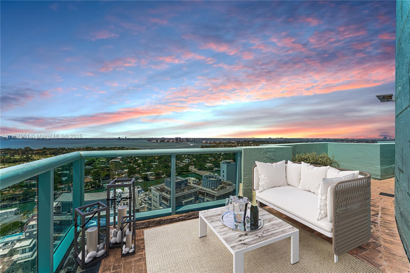 6000 Indian Crk Dr #PH 2501 Miami Beach, FL 33140