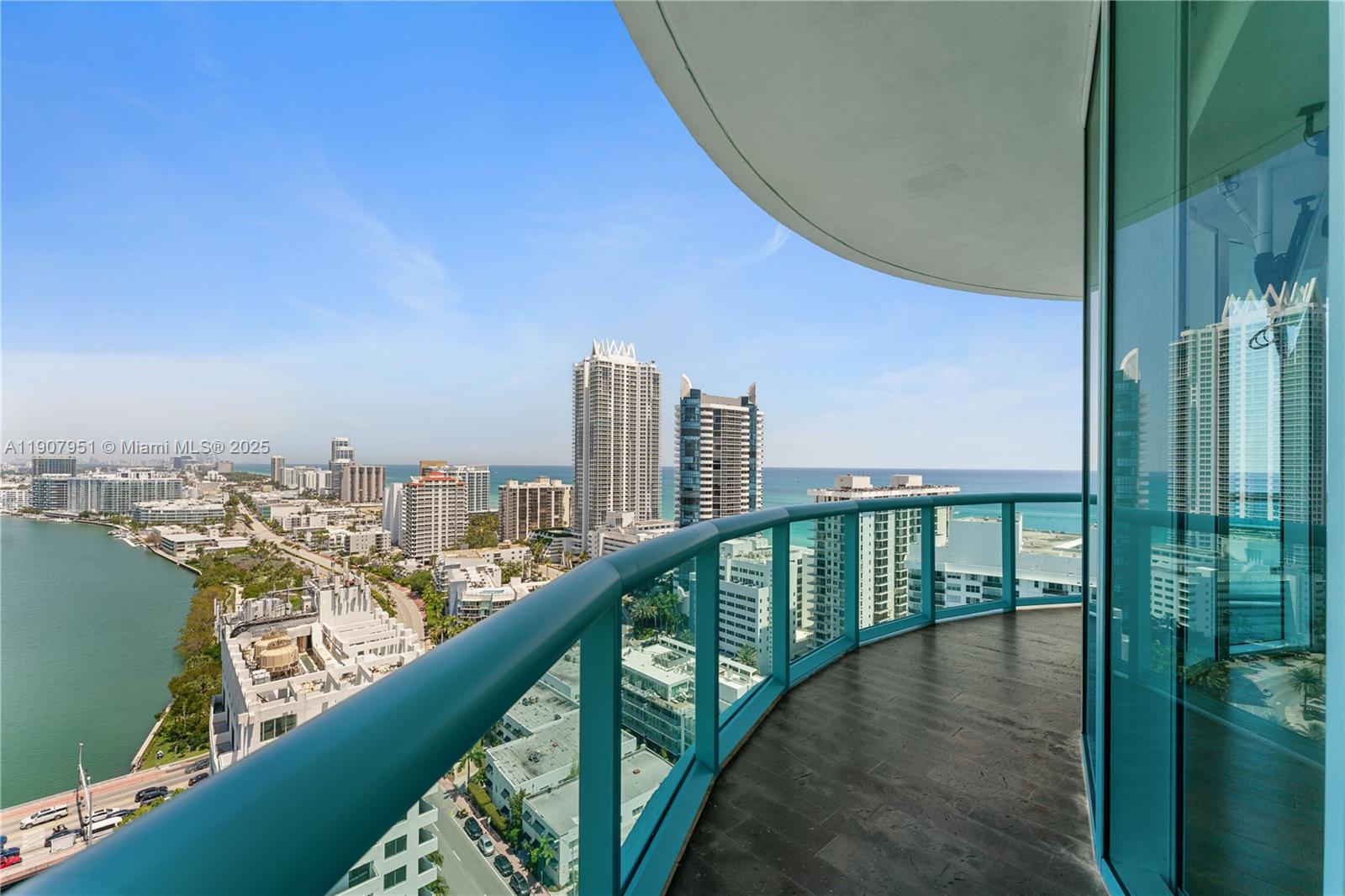 6000 Indian Crk Dr #PH 2501 Miami Beach, FL 33140