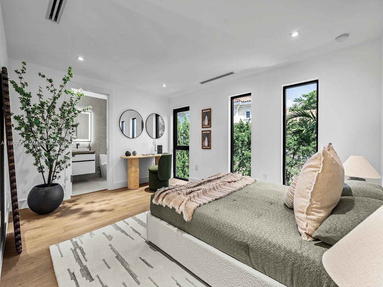 7910 Los Pinos Cir Coral Gables, FL 33143