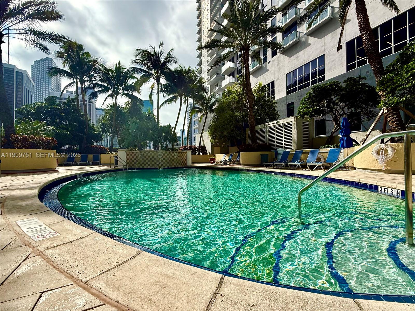 253 NE 2nd St #219 Miami, FL 33132