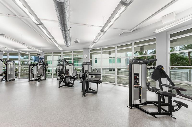 253 NE 2nd St #219 Miami, FL 33132