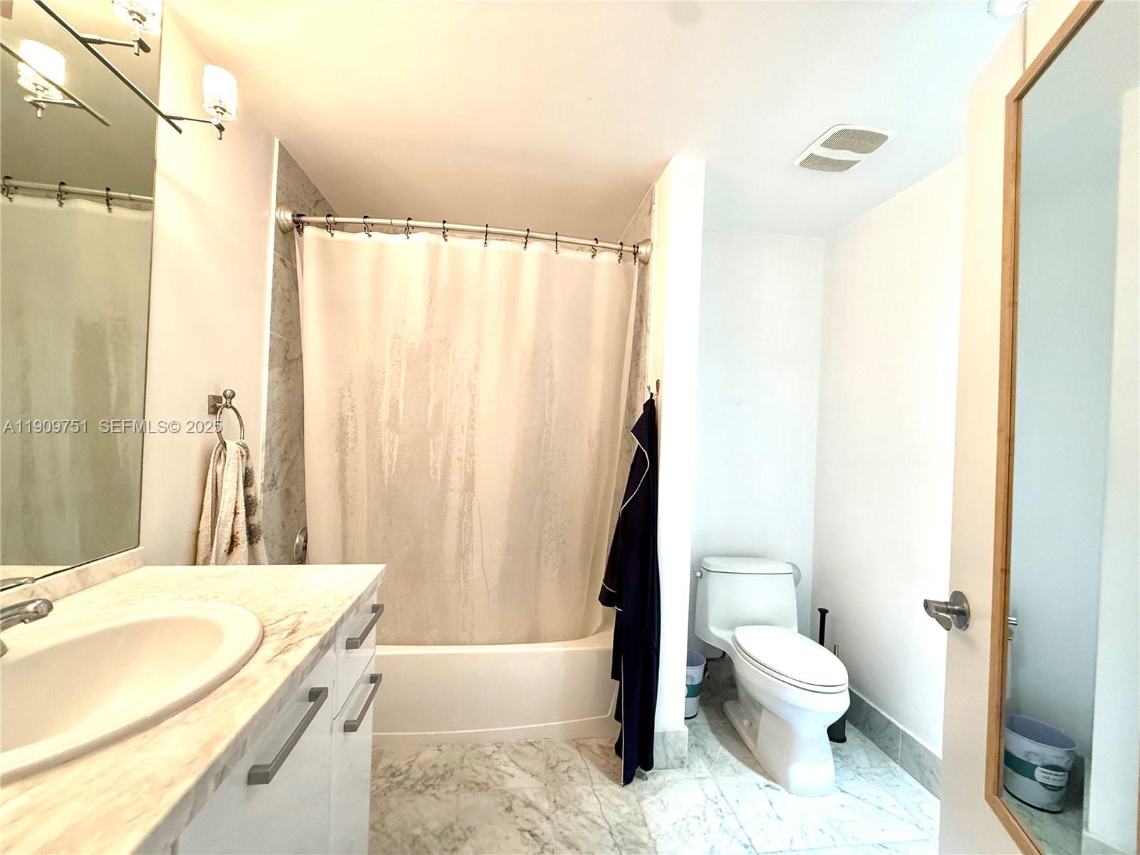 253 NE 2nd St #219 Miami, FL 33132