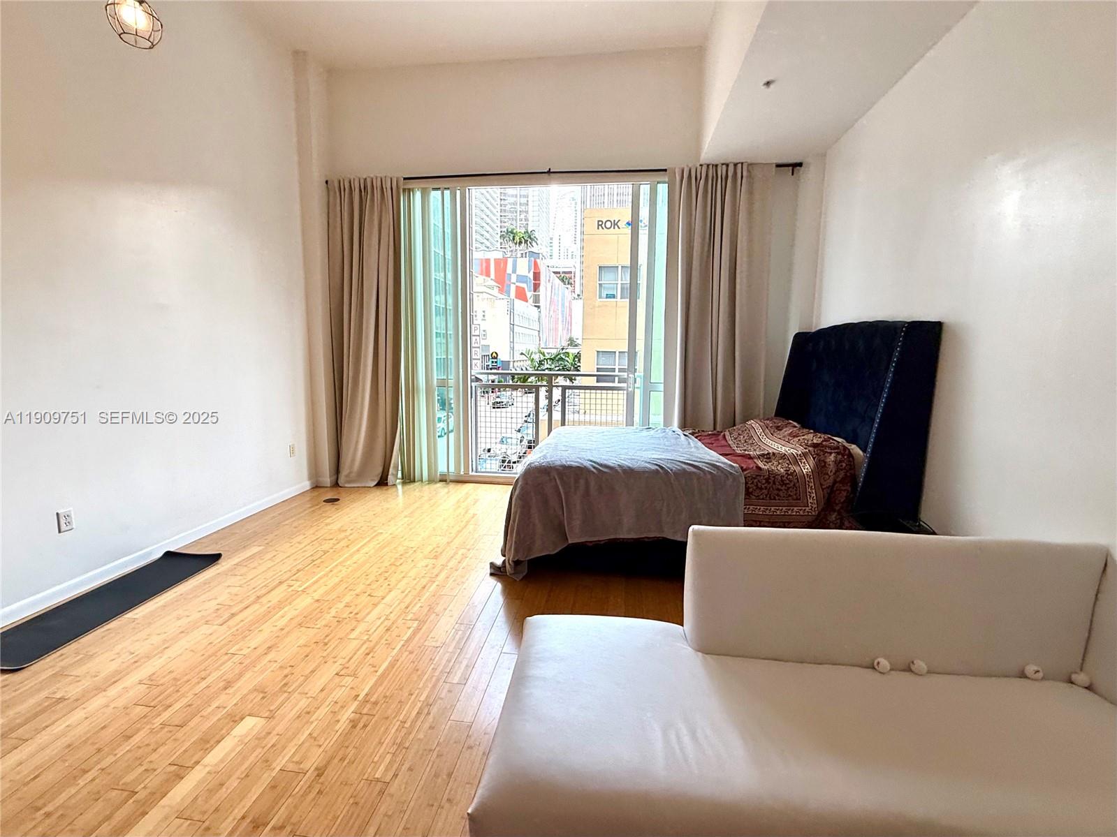 253 NE 2nd St #219 Miami, FL 33132