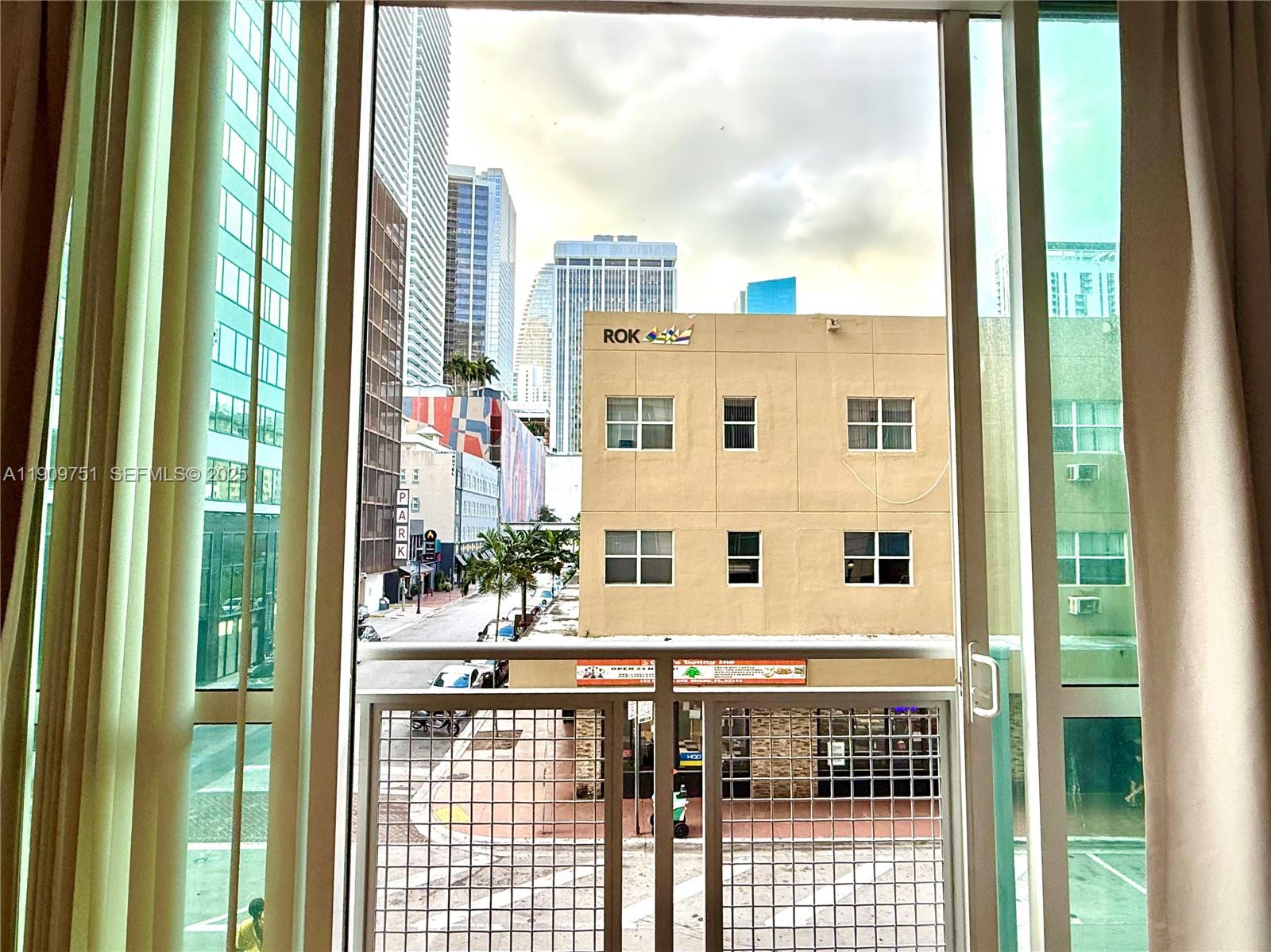 253 NE 2nd St #219 Miami, FL 33132