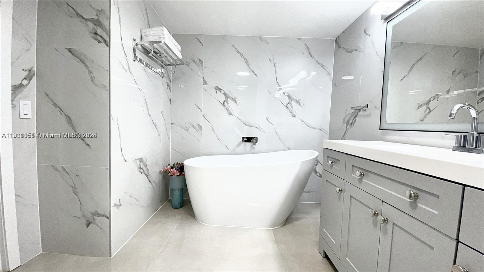 1717 N Bayshore Dr #A-1950 Miami, FL 33132