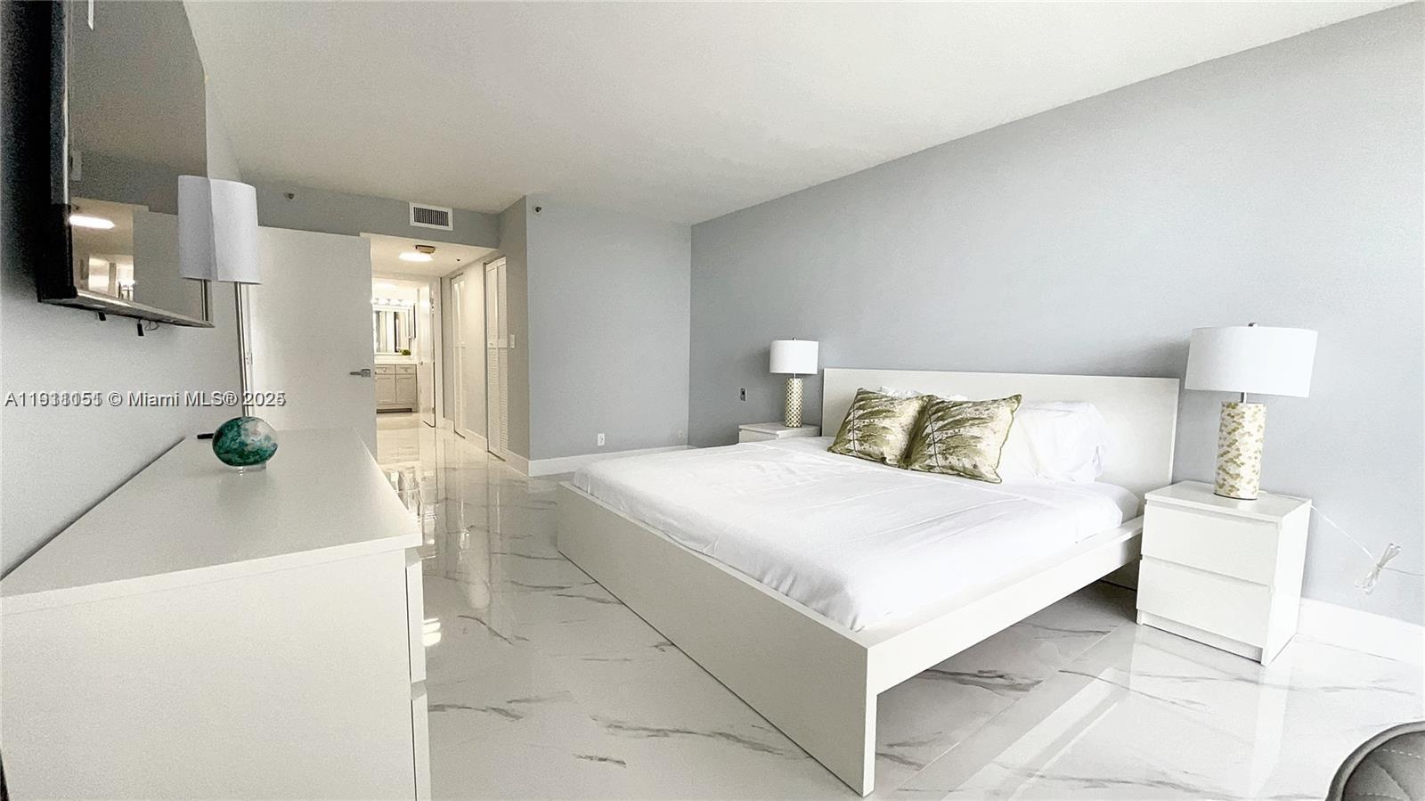 1717 N Bayshore Dr #A-1950 Miami, FL 33132