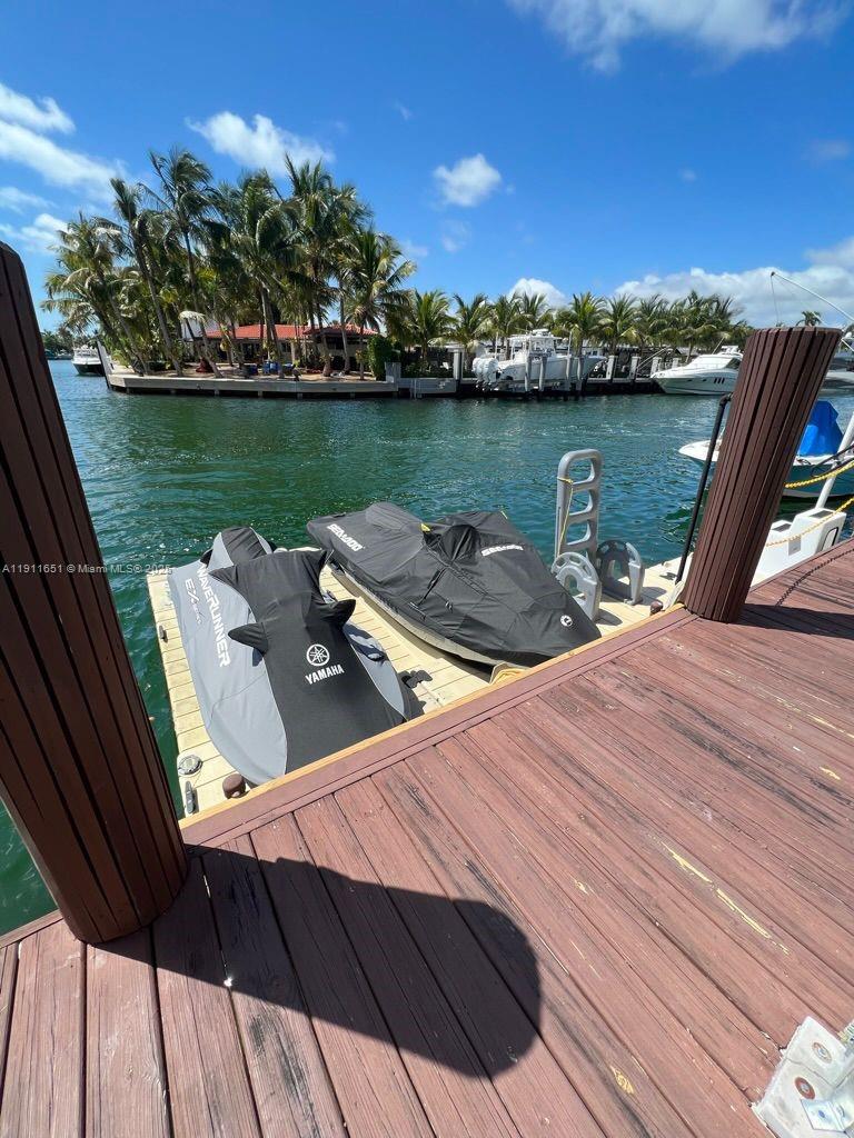 2430 NE 135th St #105