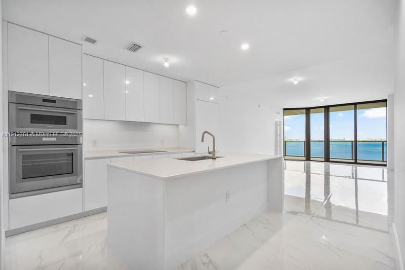 700 NE 24th #1703 Miami, FL 33137