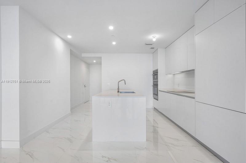 700 NE 24th #1703 Miami, FL 33137