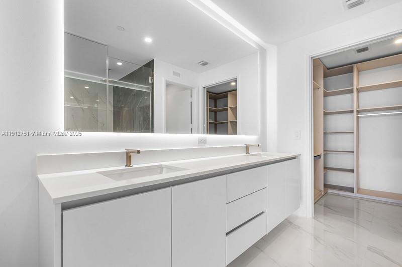 700 NE 24th #1703 Miami, FL 33137