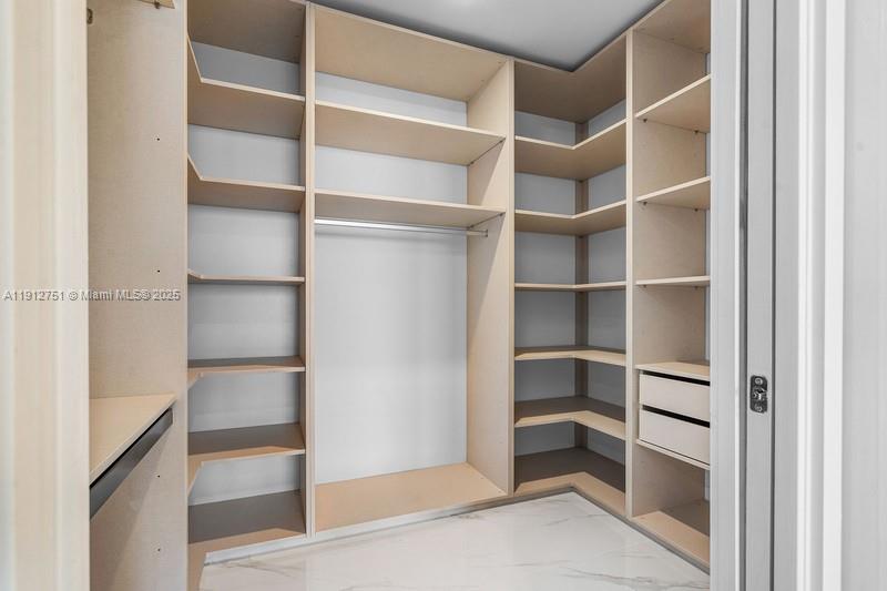 700 NE 24th #1703 Miami, FL 33137