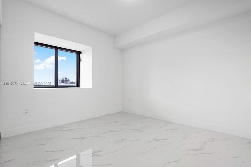 700 NE 24th #1703 Miami, FL 33137