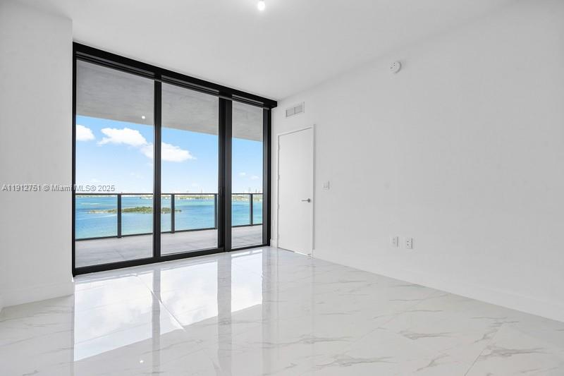 700 NE 24th #1703 Miami, FL 33137