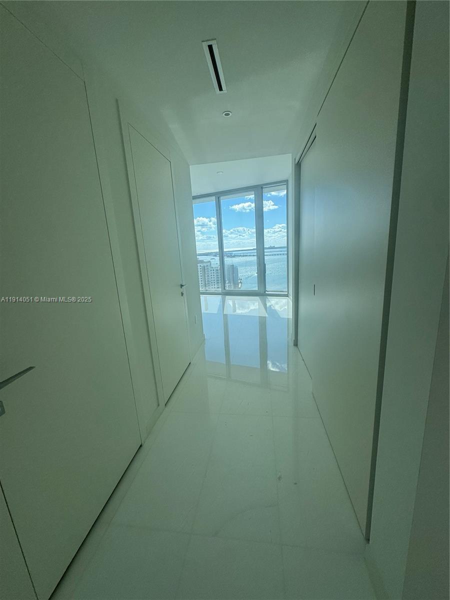 300 Biscayne Blvd Way #3506W Miami, FL 33131