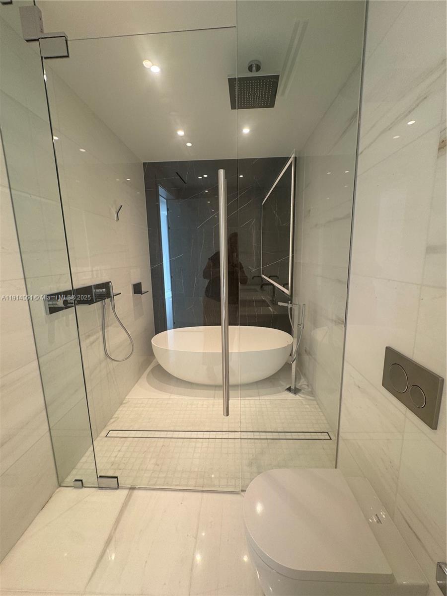 300 Biscayne Blvd Way #3506W Miami, FL 33131