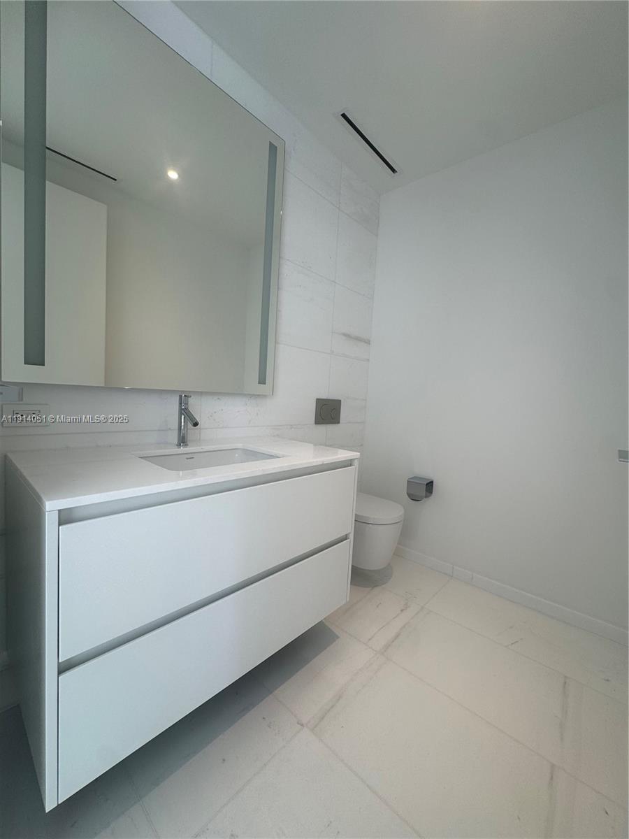 300 Biscayne Blvd Way #3506W Miami, FL 33131