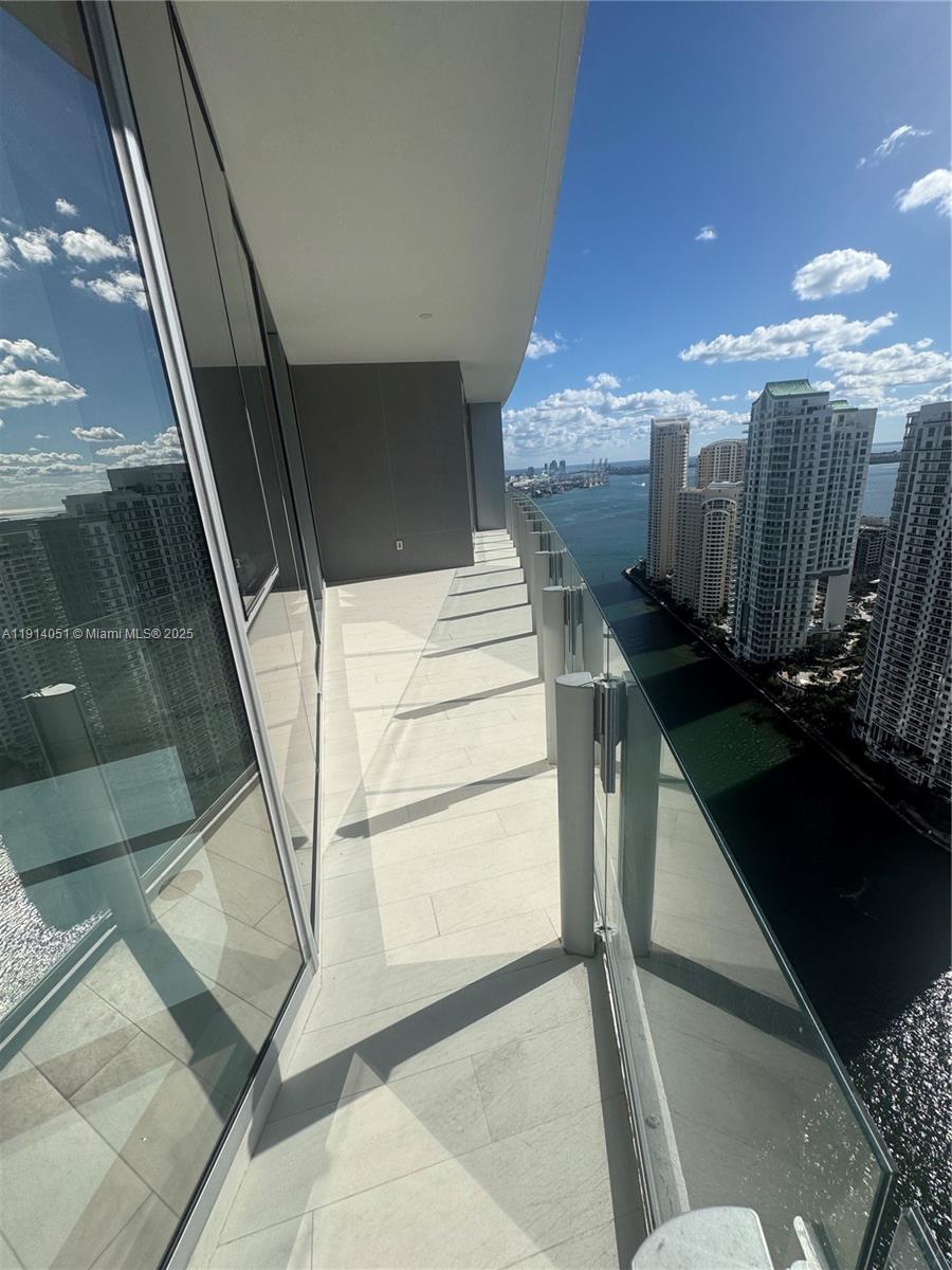 300 Biscayne Blvd Way #3506W Miami, FL 33131
